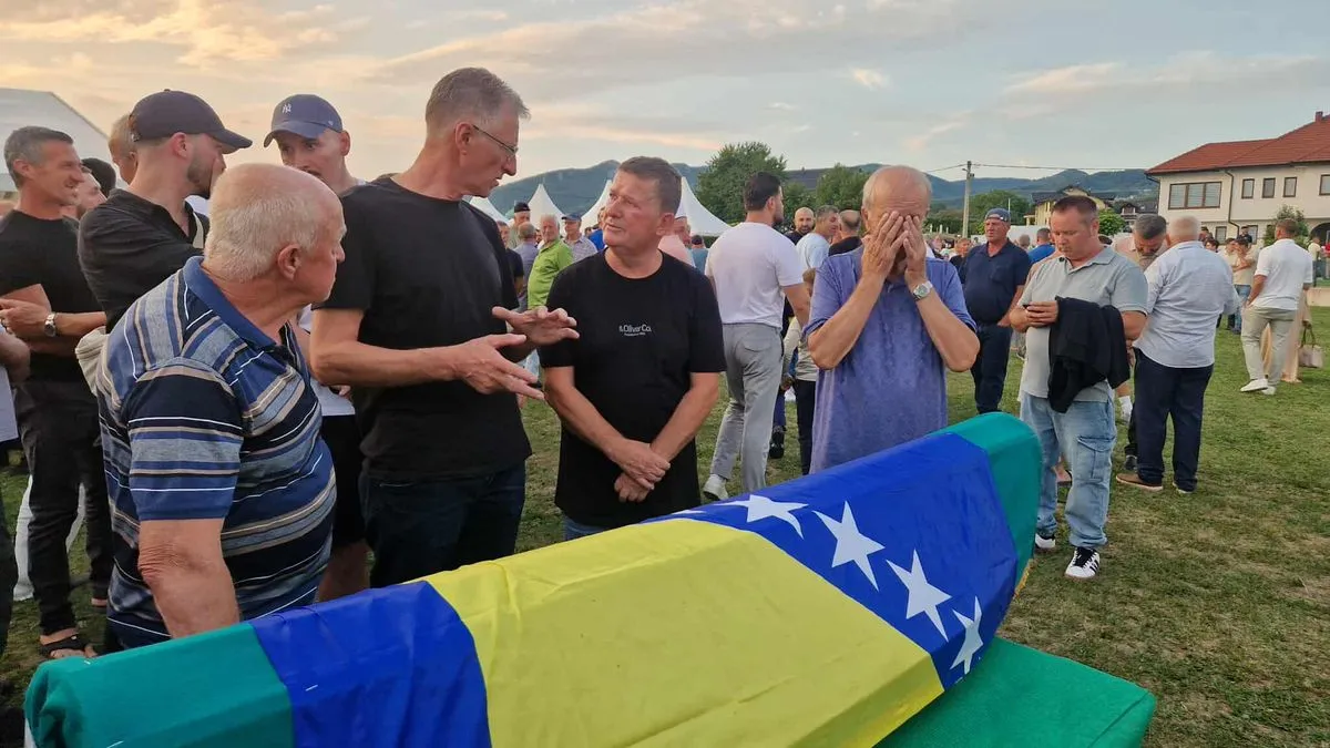 Najmlađa žrtva koja će biti ukopana ove godine je Semir (Aziz) Čelić koji je imao 24 godine kada je ubijen.