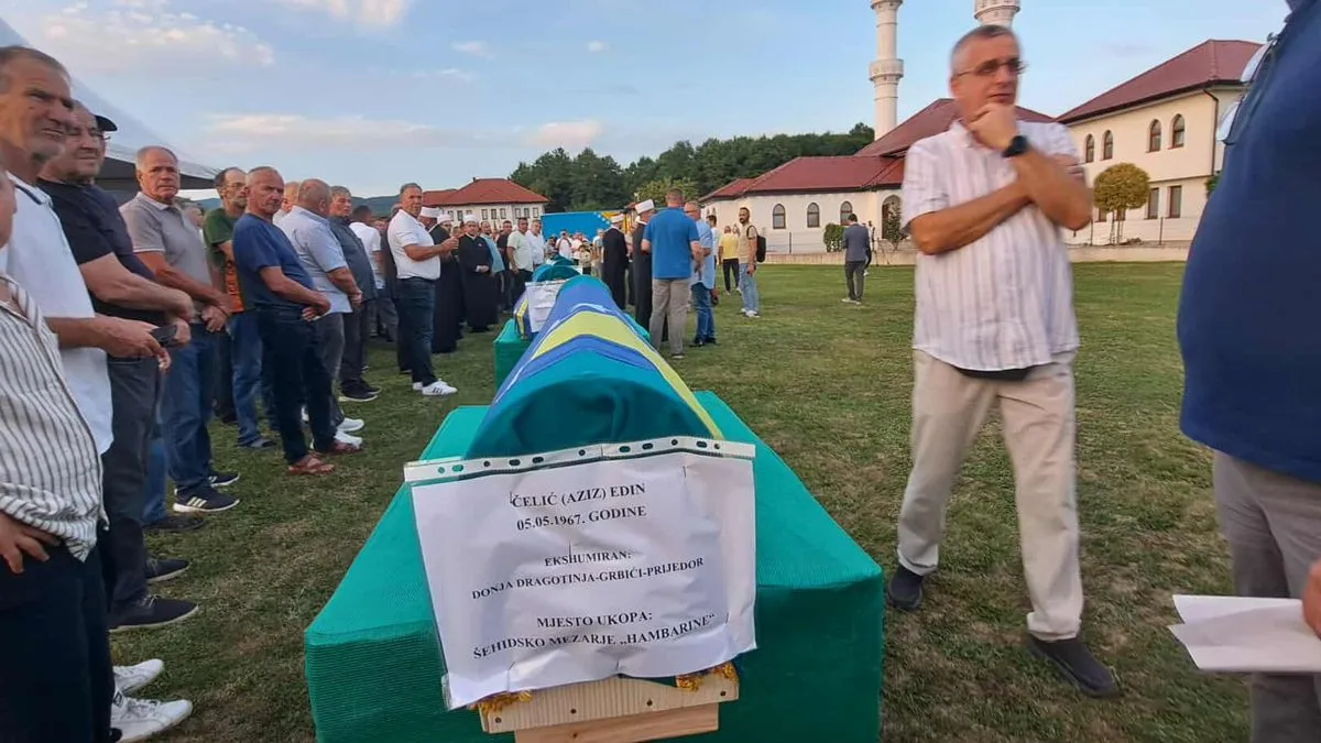 Najmlađa žrtva koja će biti ukopana ove godine je Semir (Aziz) Čelić koji je imao 24 godine kada je ubijen.