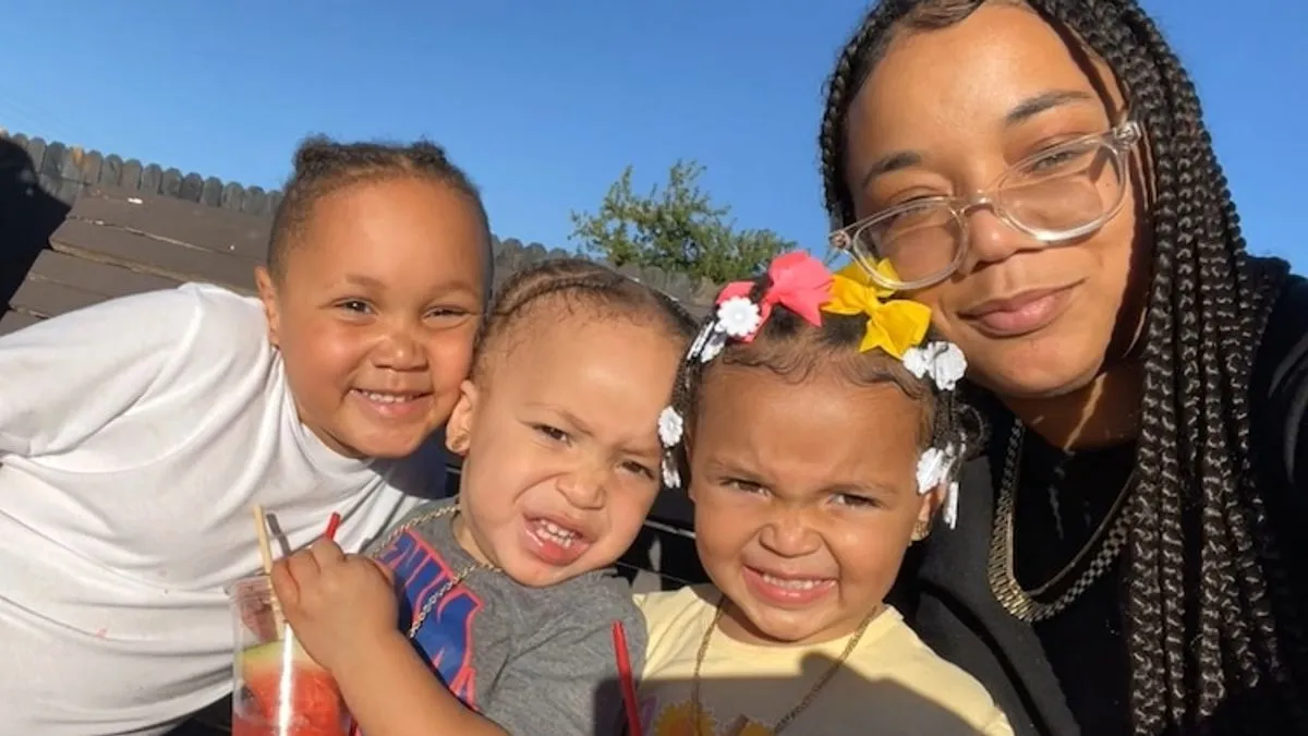 Ova žena se porodila četiri puta na isti dan: Prijatelji je nagovaraju da igra loto