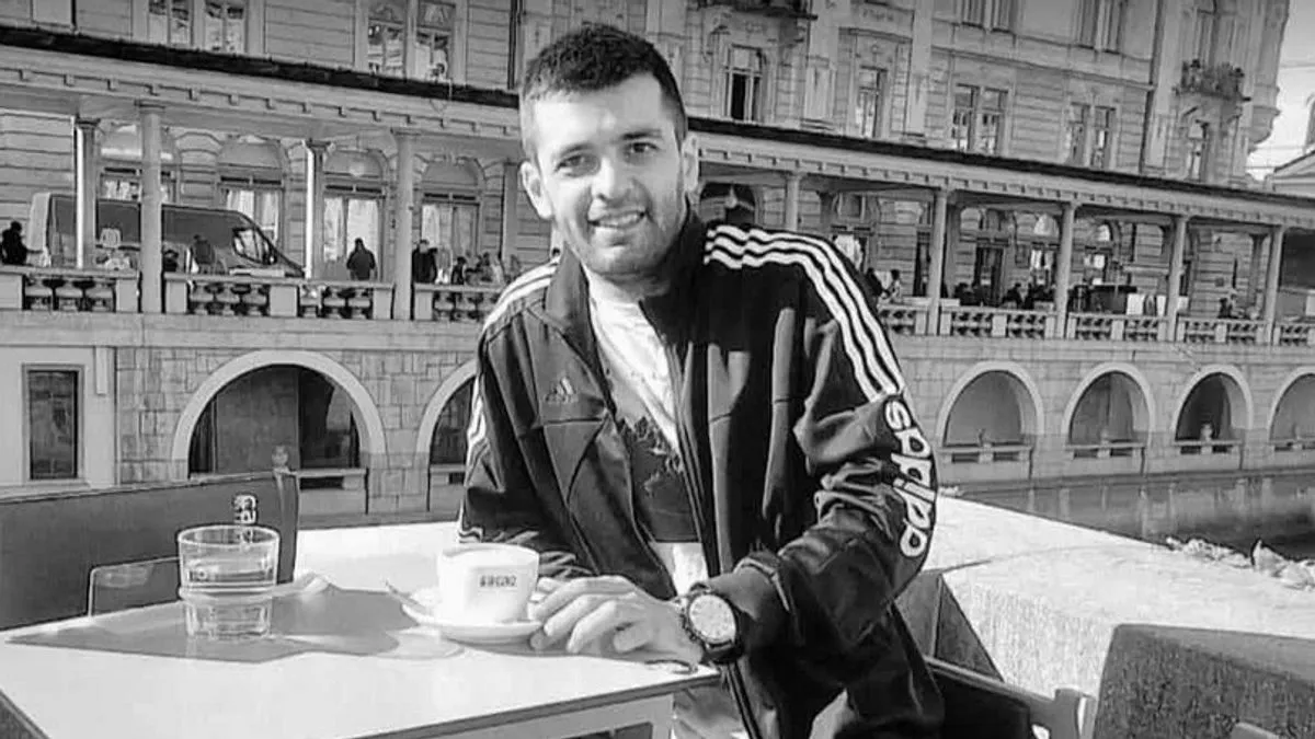 Arnes je bio poznat zdravstveni radnik, radio je u Kantonalnoj bolnici Zenica i Domu zdravlja Zenica