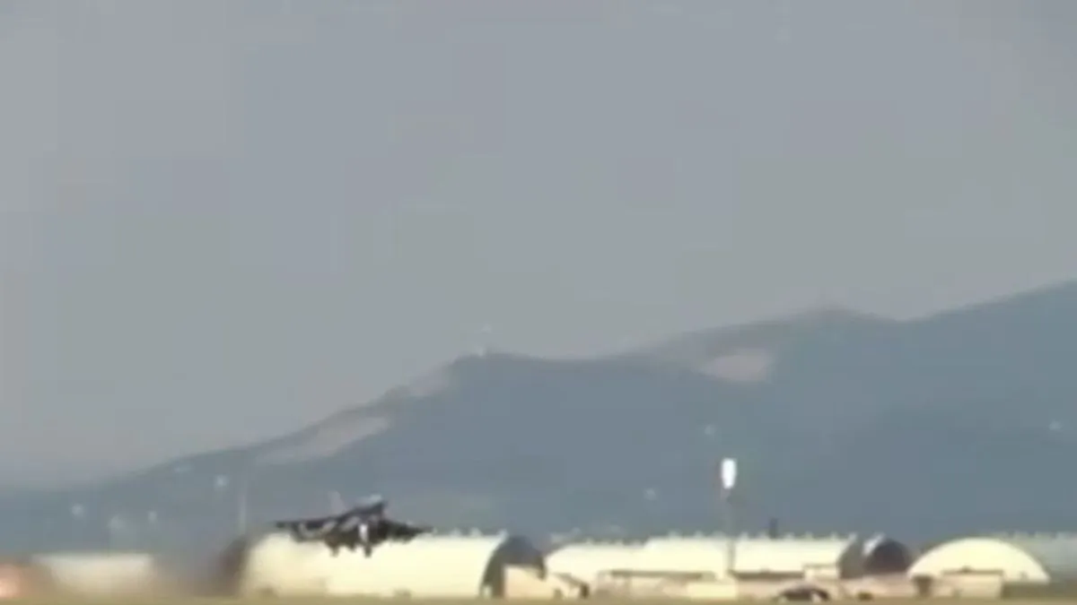 Nije objavljeno kojoj kategoriji pripada civilni avion koji je presretnut, niti je navedeno ko su bili njegovi putnici