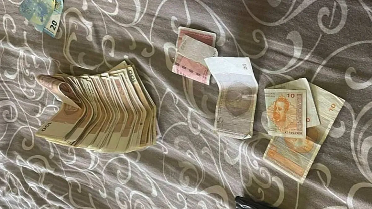 Prilikom provođenja operativne akcije izvršen je pretres prostorija koje koristi H. A.