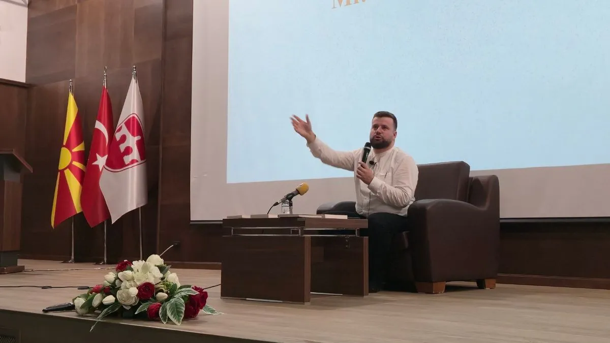 Sretan sam jer sam primijetio veliki elan i želju kod mladih ljudi ovdje da živi vrijednosti vjere, kazao je