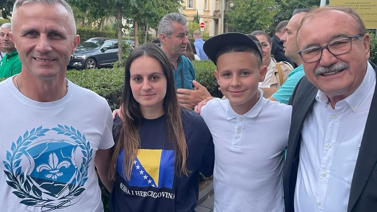 Suze u Frankfurtu na godišnjicu genocida: Nećemo zaboraviti Srebrenicu i 11. juli