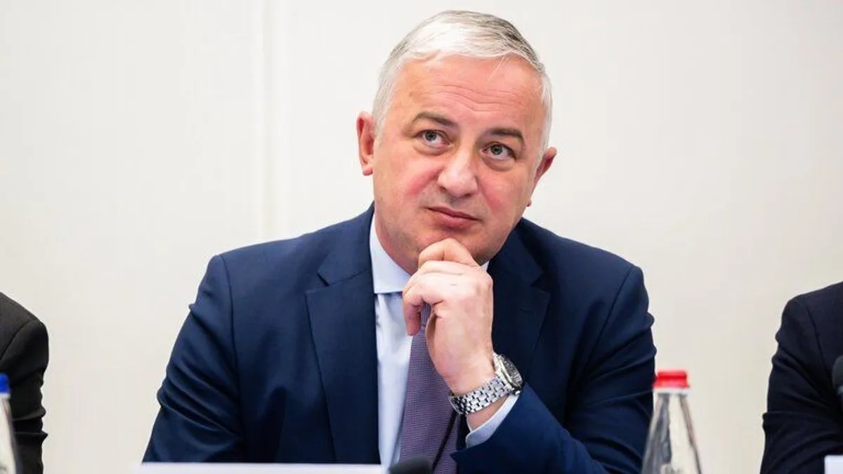 Znam da je bila namjera i drugih poslanika i opozicionih stranaka iz Federacije BiH da podrže inicijativu da se ova agonija zaustavi