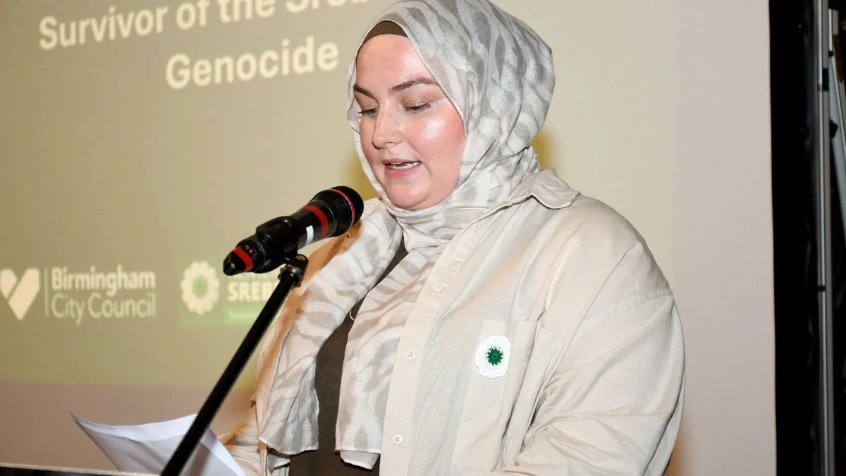 Program je uključivao nadahnjujuće govore, potresna svjedočenja preživjelih i emotivne umjetničke izvedbe