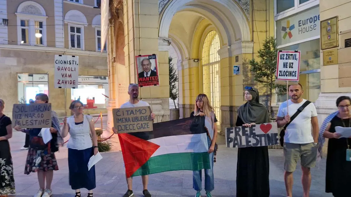 Podsjećamo da su u Sarajevu u više navrata održani protesti na kojima se ukazalo na dešavanja u Gazi i podržao narod Palestine