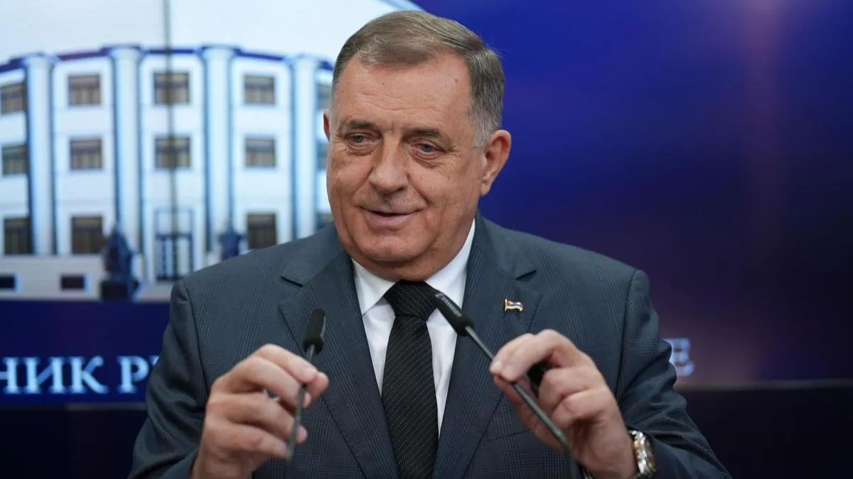 Izvori tvrde da bi Dodik u svemu ovome mogao iskoristiti sukobe unutar SNSD-a kako bi ostao na čelu stranke