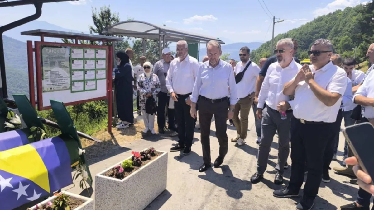 Na Šehidskom mezarju Tihovići konačan smiraj pronašlo je 11 nedužno ubijenih mještana Tihovića