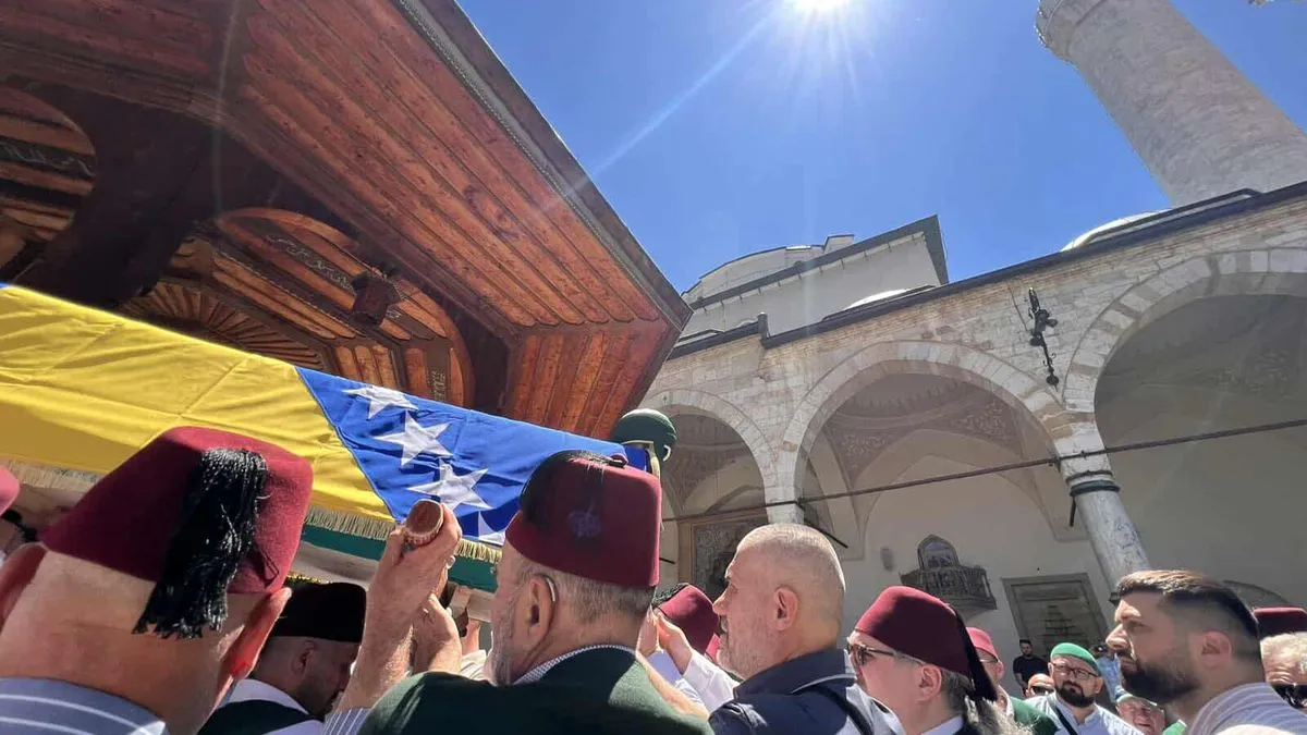 U Stocu dženaza namaz će se klanjati također danas u haremu Careve džamije u 18:00 sati, a ukop će se obaviti u Tekiji 'Stolac'.