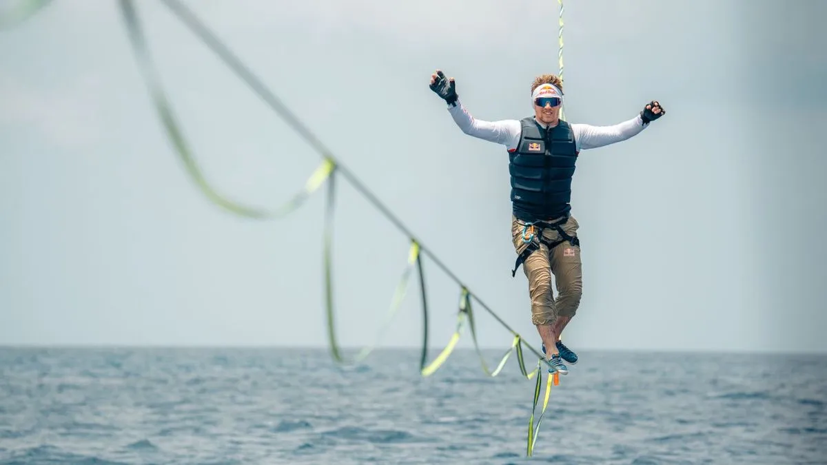 Rekorder u hodanju po slacklineu, fenomenalni Estonac Jaan Roose, uspješno je realizovao svoj dosad najveći izazov 