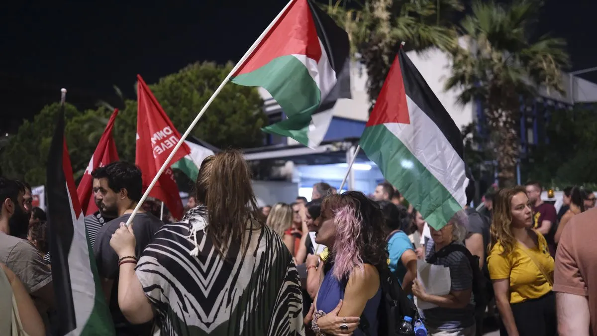 Katherina, jedna od demonstrantica, rekla je kako je došla na skup kao i stotine drugih kako bi pokazala snažnu solidarnost s Palestincima