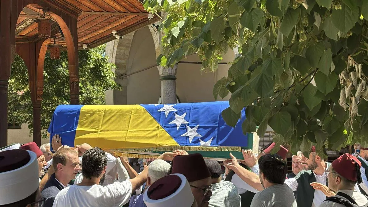 U Stocu dženaza namaz će se klanjati također danas u haremu Careve džamije u 18:00 sati, a ukop će se obaviti u Tekiji 'Stolac'.