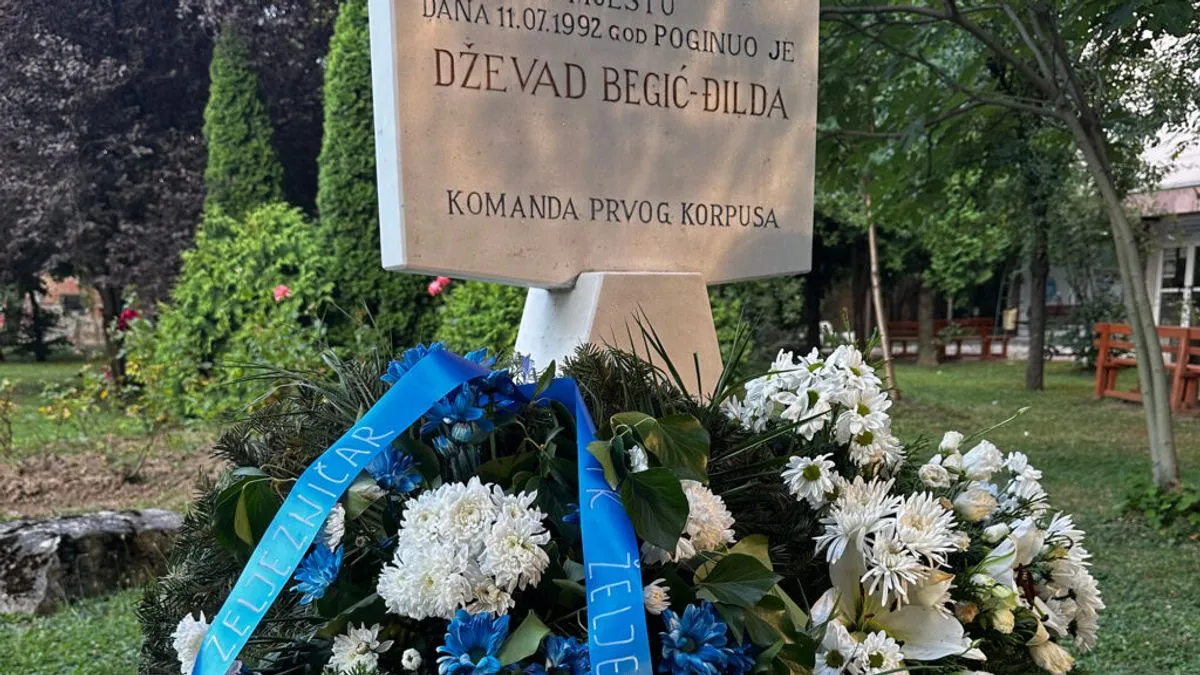 Bio je i uvijek biće simbol Grbavice.Nosilac je priznanja Zlatni ljiljan