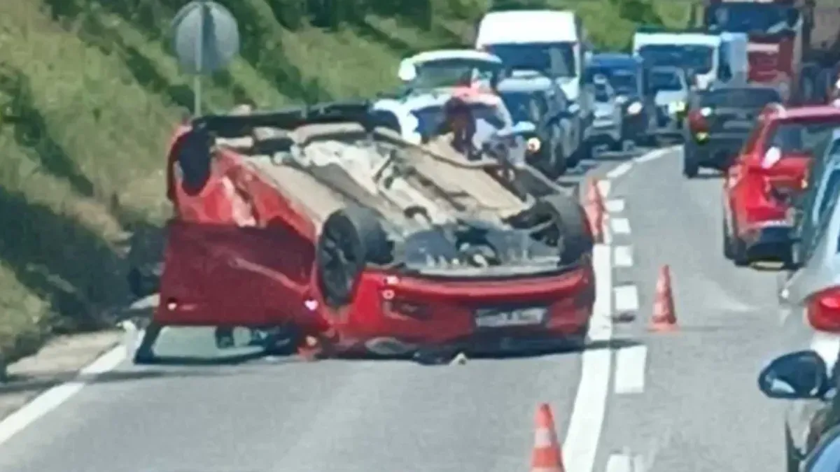 Iz BIHAMK-a je saopćeno da je nakon završenog policijskog uviđaja i uklanjanja vozila normalizovan saobraćaj na ovoj dionici