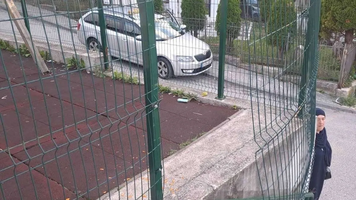 Mi, članovi Savjeta MZ Širokača, izražavamo ozbiljnu zabrinutost zbog kontinuiranog ignorisanja naših inicijativa od strane Općine Stari Grad Sarajevo