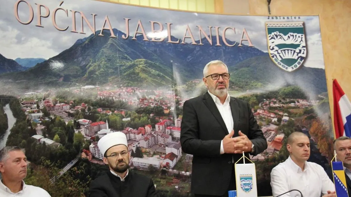 U Jablanici potpisani ugovori: IZ osigurala više od pet miliona KM stradalima u poplavama