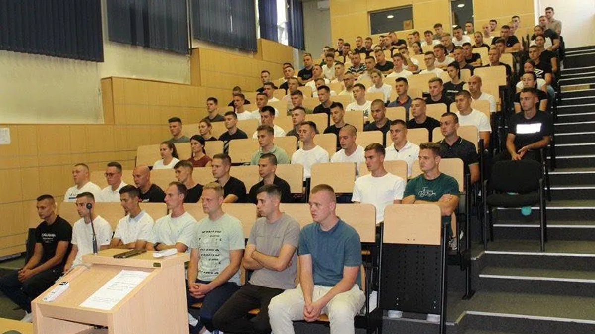 Stotinu kadeta MUP-a TK započelo osnovnu policijsku obuku na Policijskoj akademiji FMUP-a