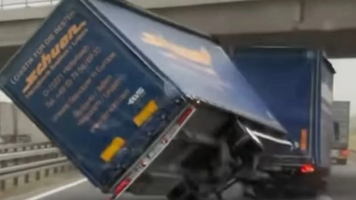 Prikolica je blokirala cijeli saobraćaj jer se prepriječila preko sve tri trake