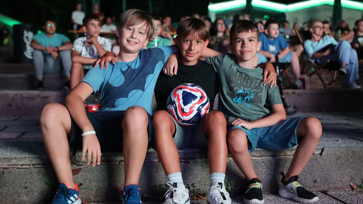 Tokom četiri sedmice, više hiljada posjetilaca uživalo je u direktnim prijenosima utakmica