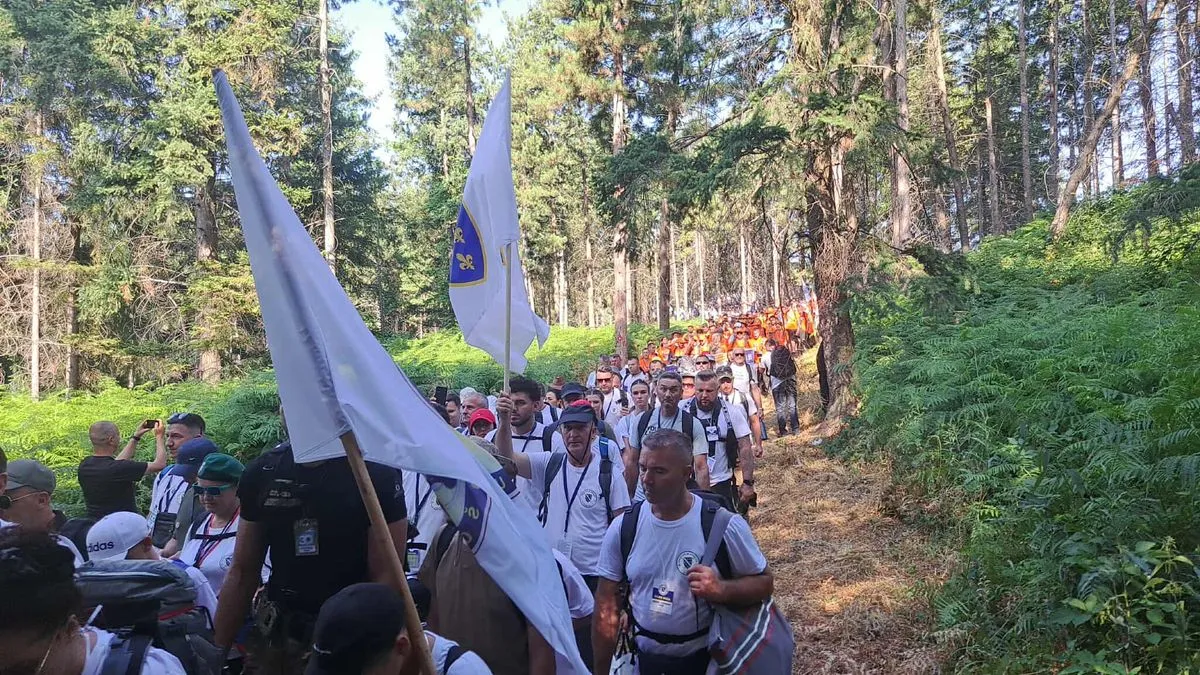 Oni se nalaze na trasi takozvanog puta spasa, odnosno smrti, kojim su u julu 1995. godine prolazili Bošnjaci u borbi za svoj život