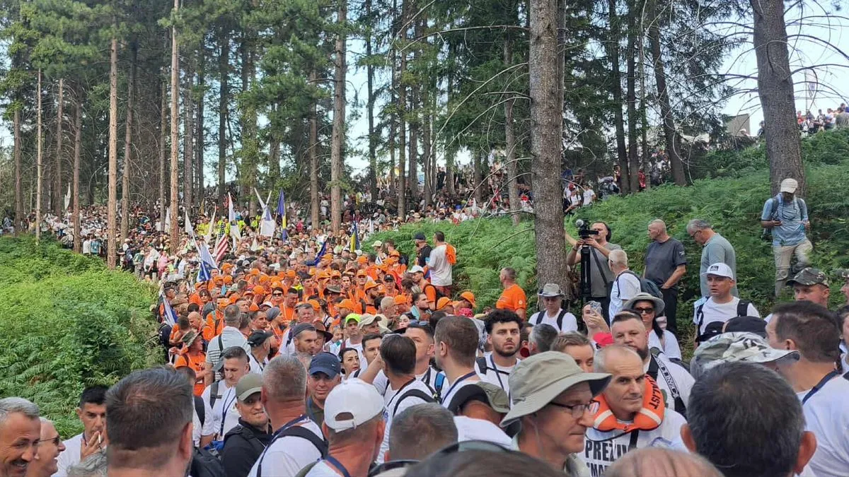 Marš mira: Više od 6.600 osoba jutros krenulo iz Nezuka u Potočare