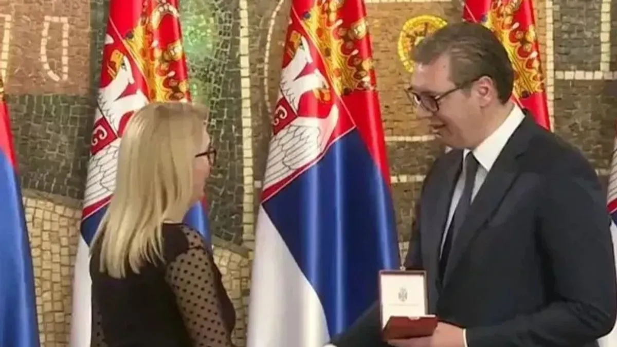 Ona je kćerka Slavka Jovičića Slavuja, dugogodišnjeg zastupnika SNSD-a u Parlamentu BiH