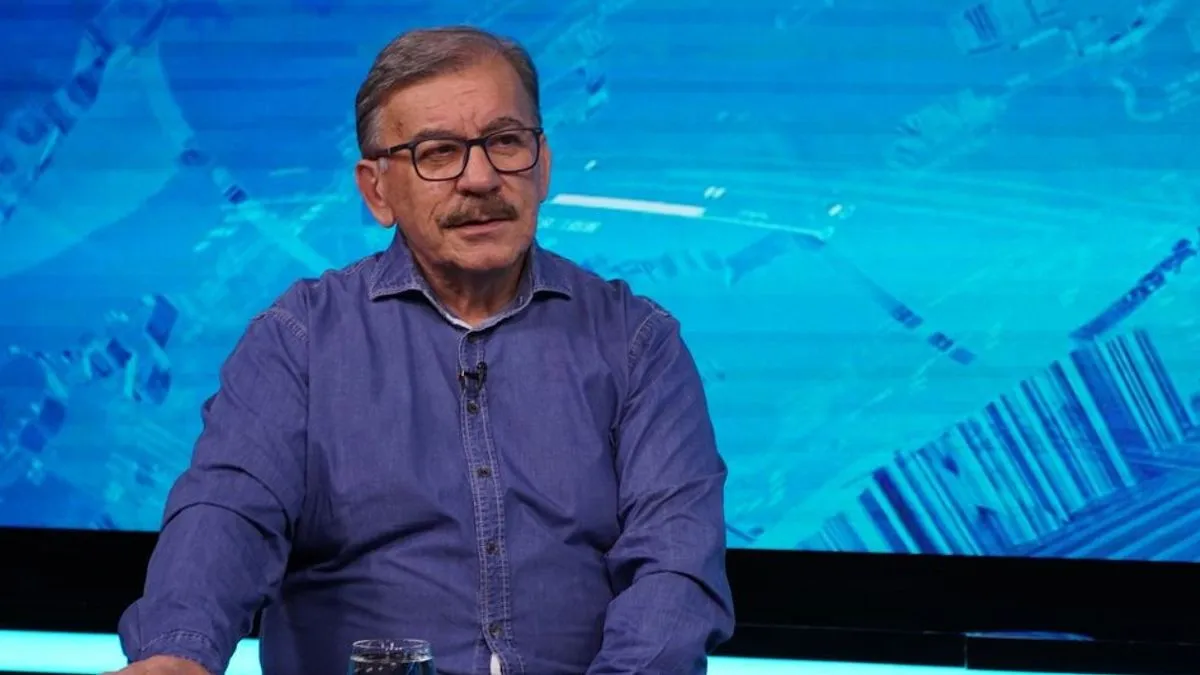 Upozorava da je rušeći Statut, Trojka umjesto predstavljanja Sarajeva kao grada za primjer drugima, demonstrirala 'uskogrudu politiku motivisanu raspodjelom fotelja'