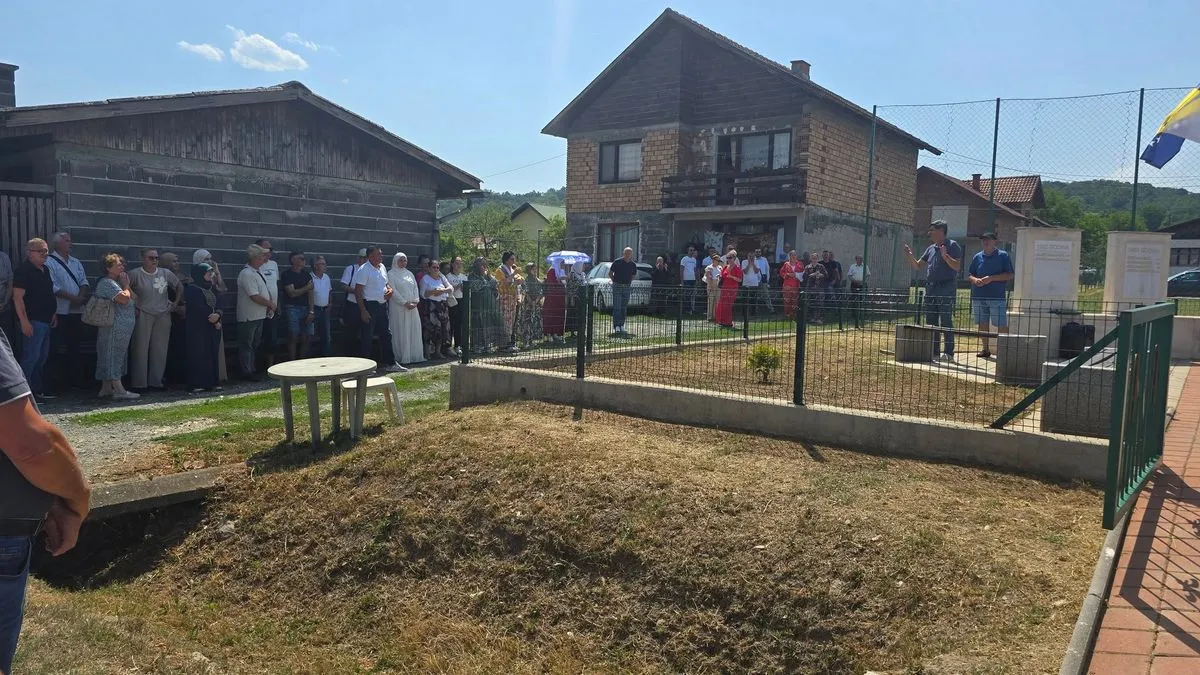 Moramo čuvati kulturu sjećanja na naše najhrabrije sinove, naveo je ministar Sirovica