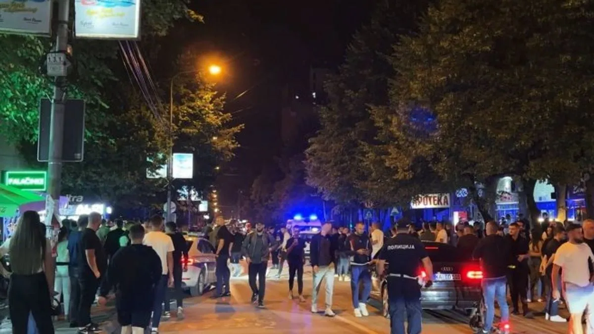 Ističu kako podržavaju svako okupljanje građana, proteste i druge oblike izražavanja nezadovoljstva građana Srbije