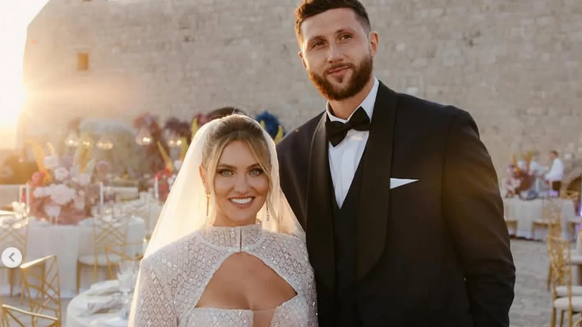 Jusuf je na društvenim mrežama objavio fotografije kojima se prisjetio vjenčanja u Dubrovniku.