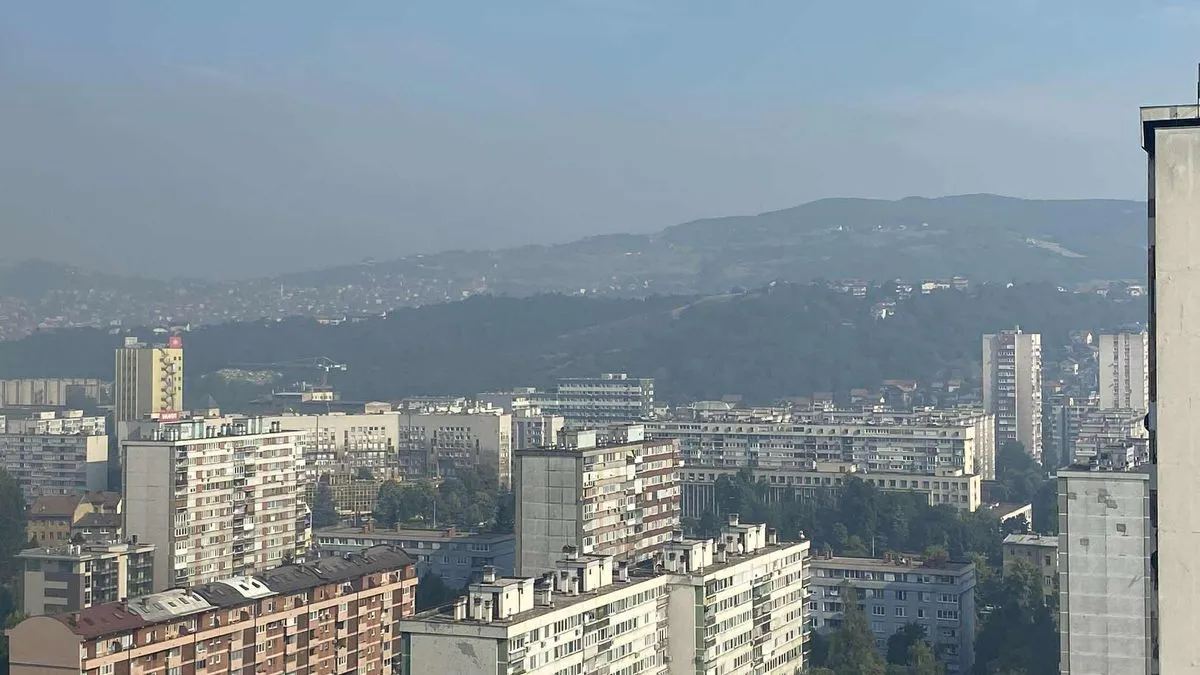Naglasili su da Zavod kontinuirano vrši mjerenja koncentacije zagađujućih materija u zraku i blagovremeno će obavještavati javnost u slučaju promjena.