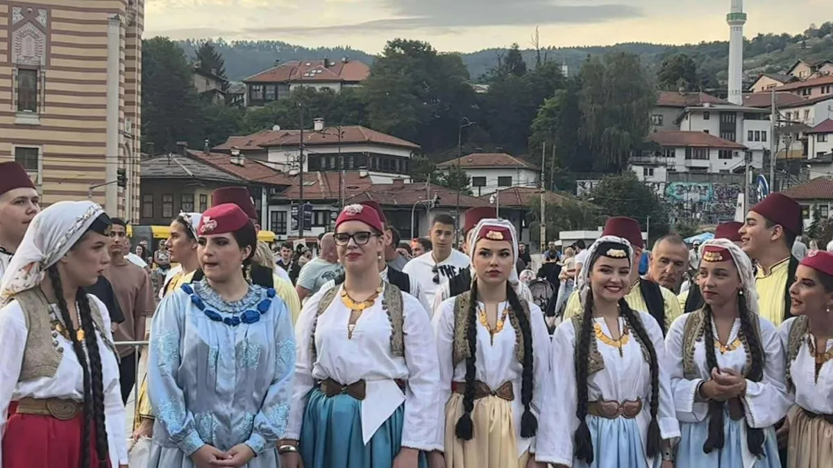 'Svaki fudbaler ima san da zaigra na Wembleyu, svaki kulturni radnik i svaki kulturni producent ima san da producira u Sarajevu.'