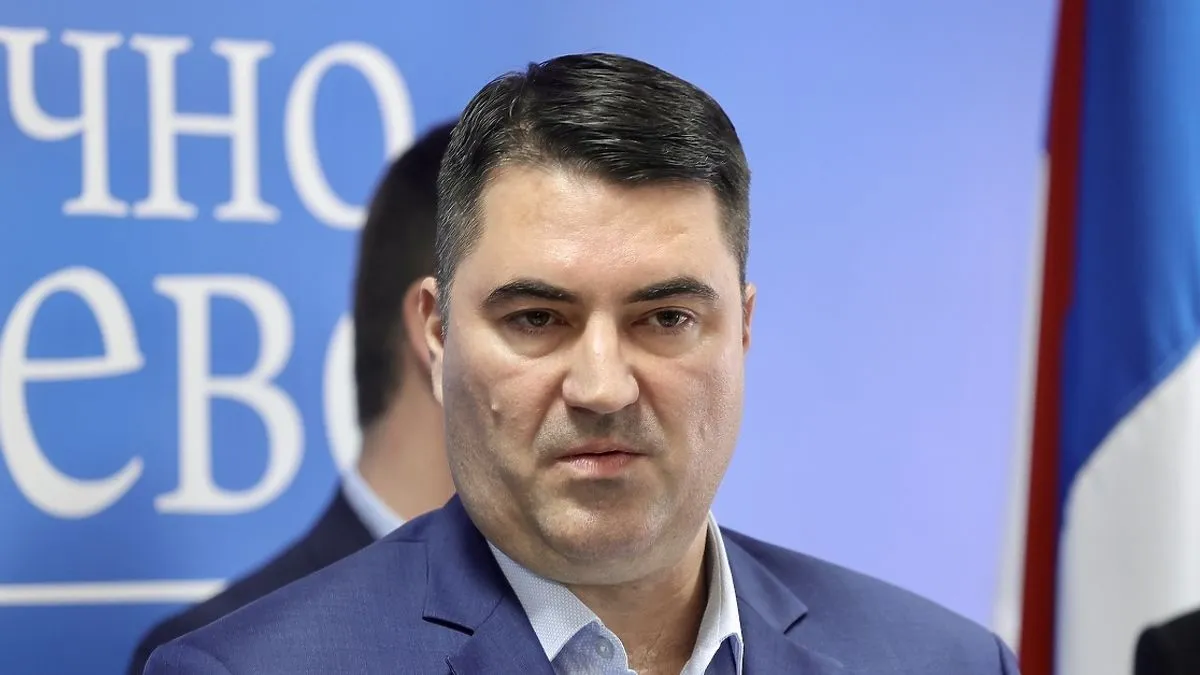 Ramo Isak odgovorio na prozivke SNSD-a: Vi, koji lažete i slavite ratne zločince, niste relevantni