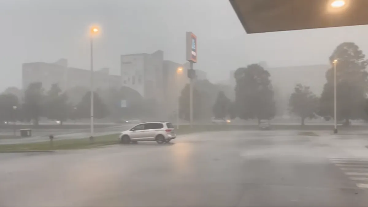 Za Bosnu i Hercegovinu, izdato je narandžasto upozorenje zbog visokih temperatura.