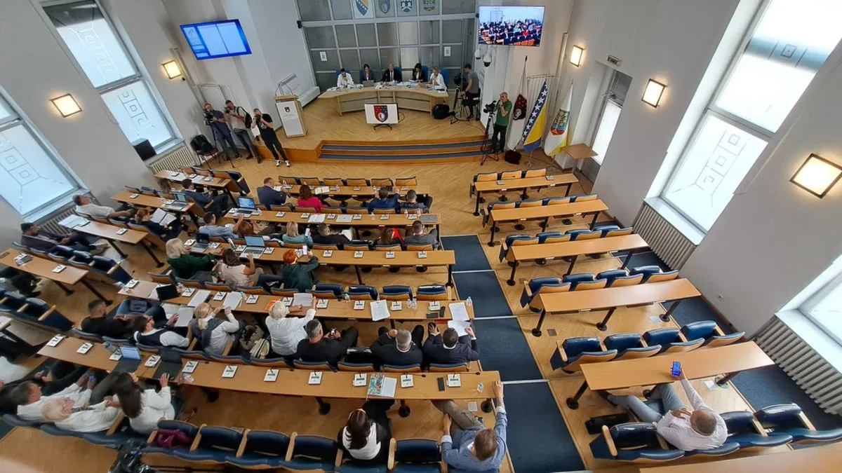 Jedna od najavljenih tačaka dnevnog reda je i Izvještaj o provedenoj jesenjoj preventivnoj sistematskoj deratizaciji u 2024. godini.