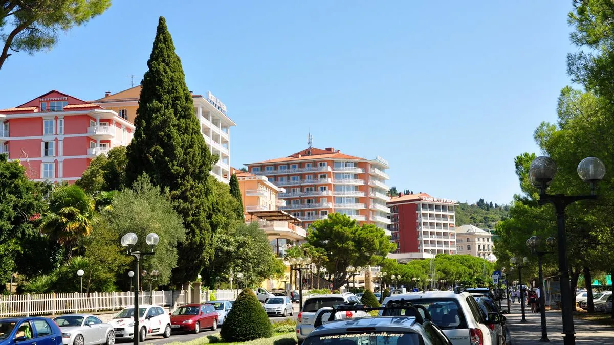 Dodikovi prebacuju novac u Sloveniju? Član porodice se počastio novom vilom u Portorožu