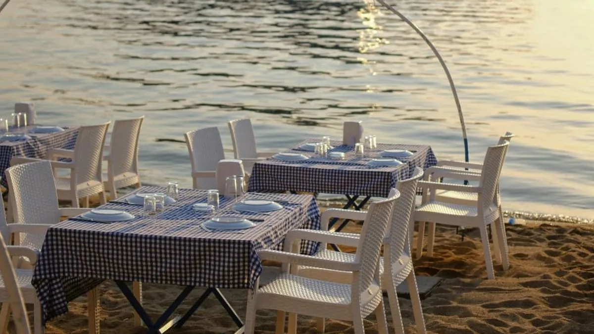 Još jedna gošća, Sue, nazvala je restoran "šokantnom prevarom", tvrdeći da su joj naplatili čak i neporučena pića