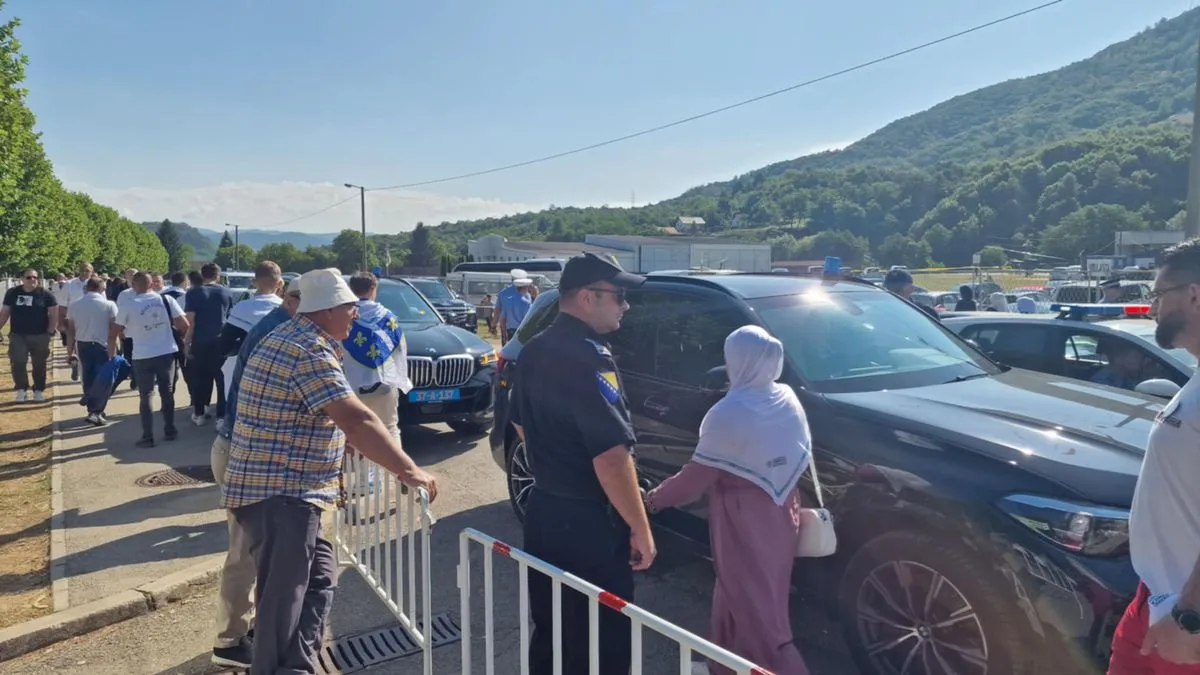 Incident: Oštećeno Schmidtovo službeno vozilo, MUP RS tražio da ga pomjere zbog gužve