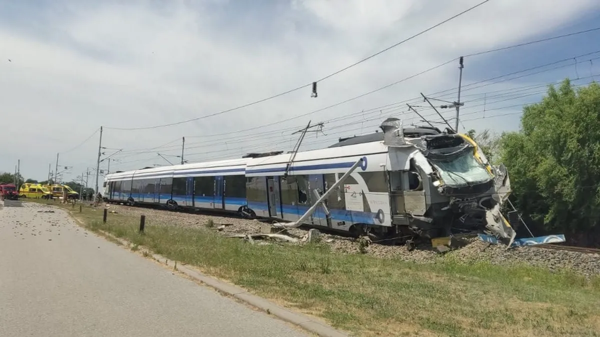Iz Policijske uprave brodsko-posavske potvrdili su kako je, uprkos naporima ljekara, preminuo 62-godišnji vozač kamiona