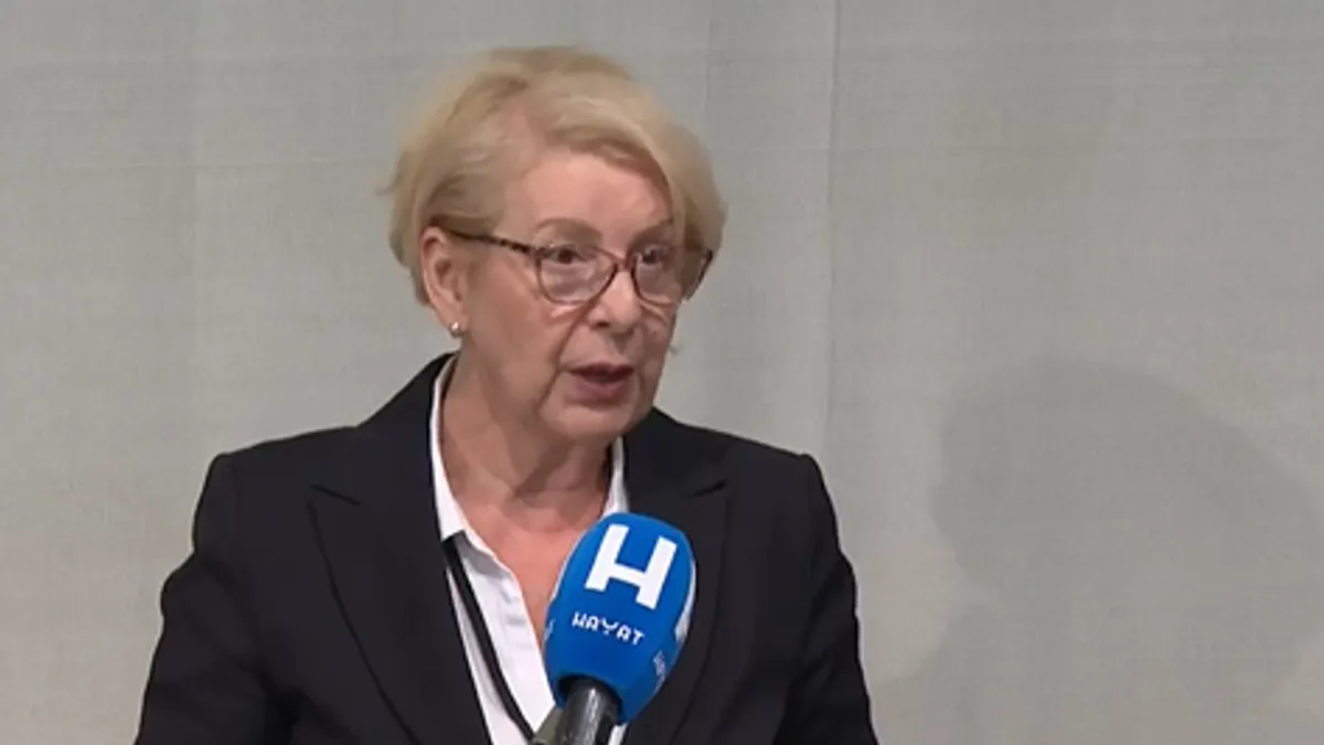 Na komemoraciji se obratila doc.dr. Nada Malešić koja je istaknula kako je dr. Solaković bio prvo veliki čovjek, a onda i doktor