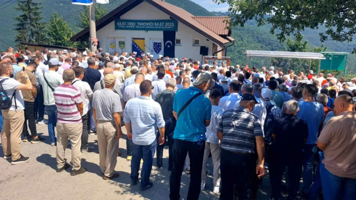 Posebno emotivno bilo je obraćanje Almedine Kahriman, djevojčice iz Tihovića, koja je pročitala svoj rad posvećen hrabrosti, bolu...