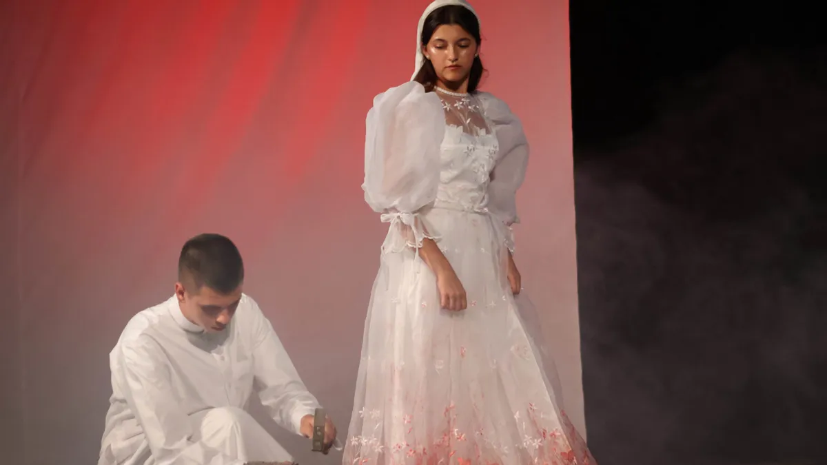 Srebrenica u srcima Zavidovićana: Predstava kao krik protiv zaborava