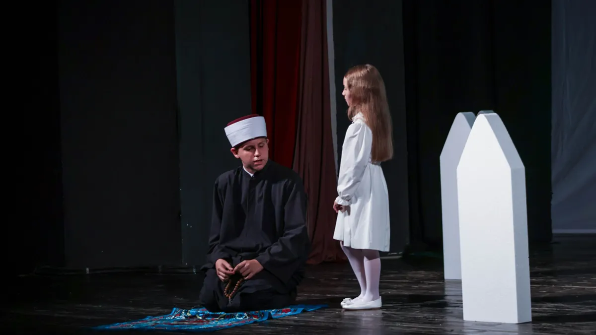 Juli je. Mjesec koji u sebi nosi jeku najkrvavijih dana novije bosanskohercegovačke historije. 