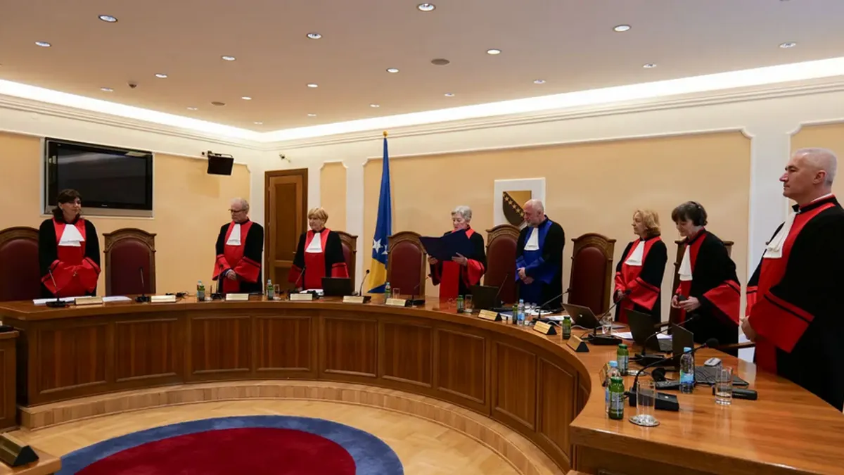 Određeno je da se ovo rješenje dostavlja nadležnom Tužilaštvu Bosne i Hercegovine na daljnje postupanje u skladu sa zakonom
