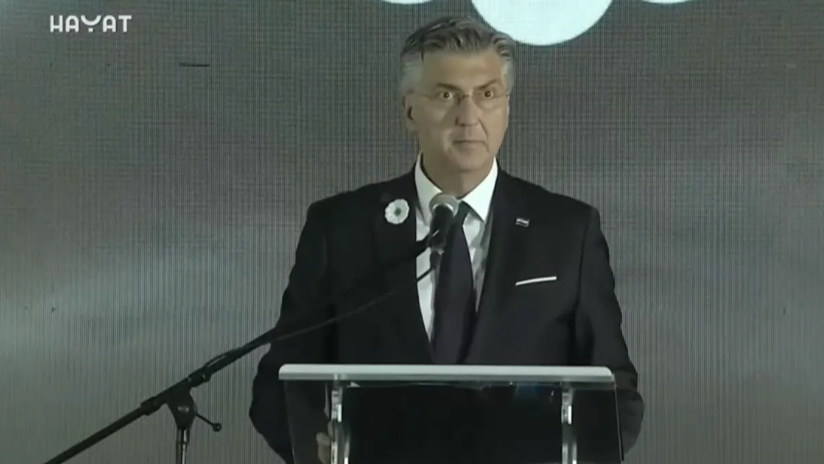  Podsjetio je kako je sjećanje na Srebrenicu univerzalna poruka, nikada više. 
