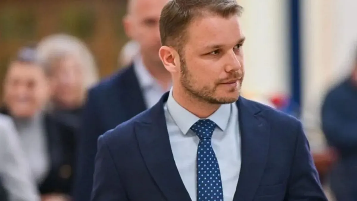 Ne mogu da podržavam politiku koja se bazira na zadovoljenju interesa Beograda i Zagreba, krupnog kapitala i centara moći, naveo je Vukanović