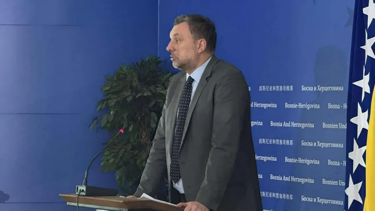 U ovom mandatu, dok "procesima lideriše" predsjednik Naroda i pravde Elmedin Konaković,  praksa se promijenila