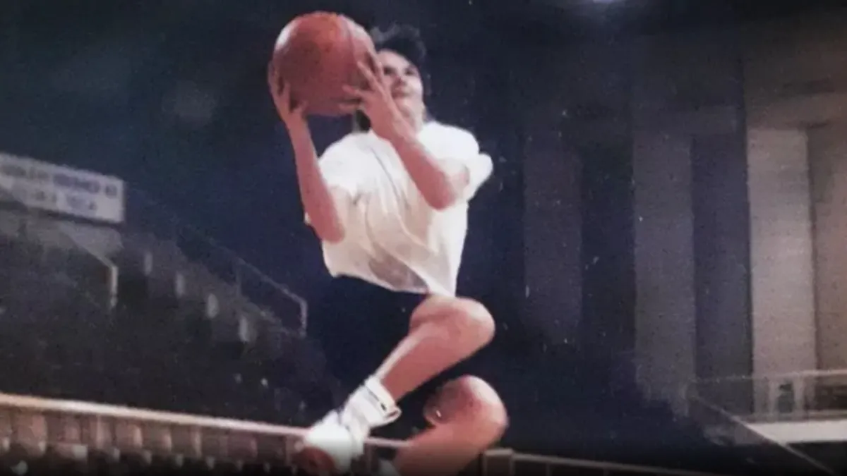 Kao članica reprezentacije Bosne i Hercegovine donijela je našoj domovini prvo odličje na velikim takmičenjima, zlato na Mediteranskim igrama 1993. godine