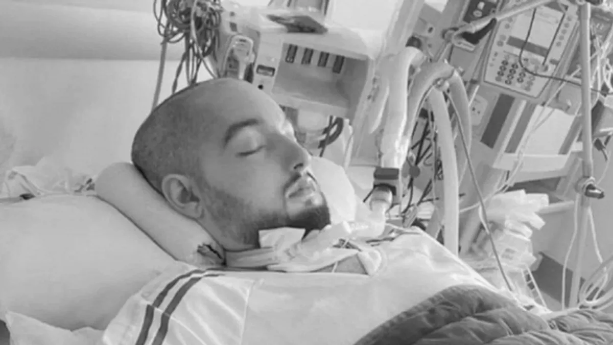U komatozno stanje dospio je 2005. godine, nakon teške saobraćajne nesreće koju je doživio dok je bio na vojnoj akademiji u Londonu